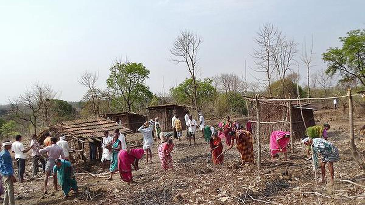 Gonds relocate entire village to their earlier mandal - The Hindu