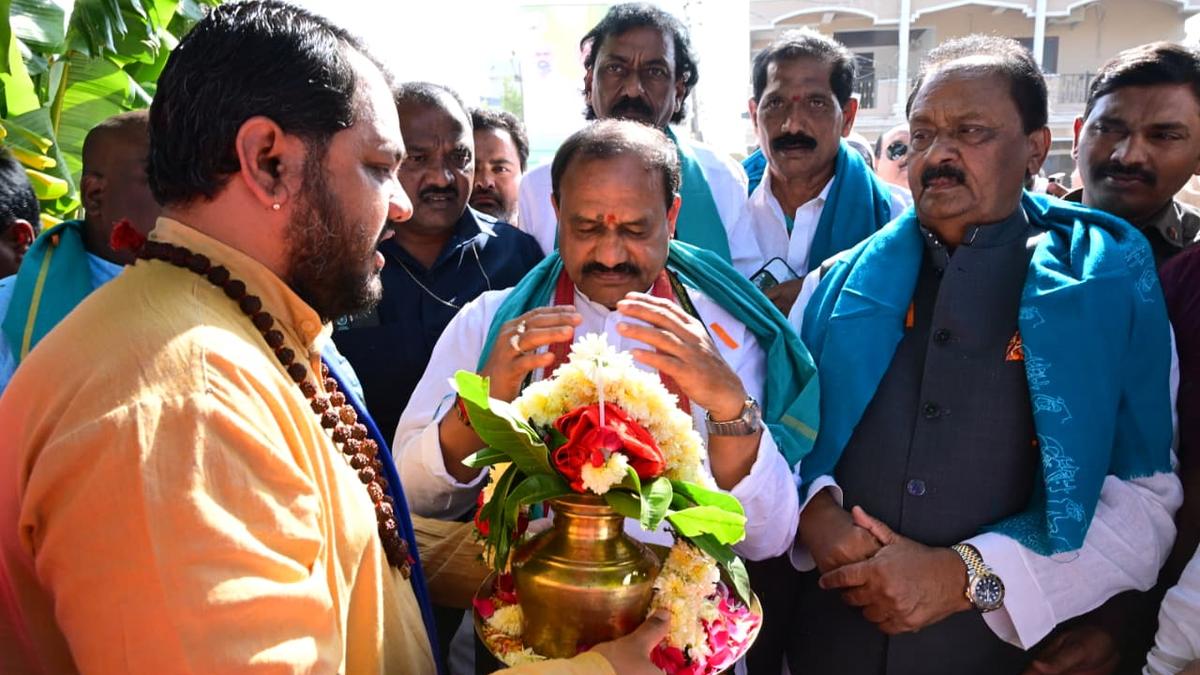 TPCC chief Mahesh Goud donates 11 acres for school, power substation in his native village