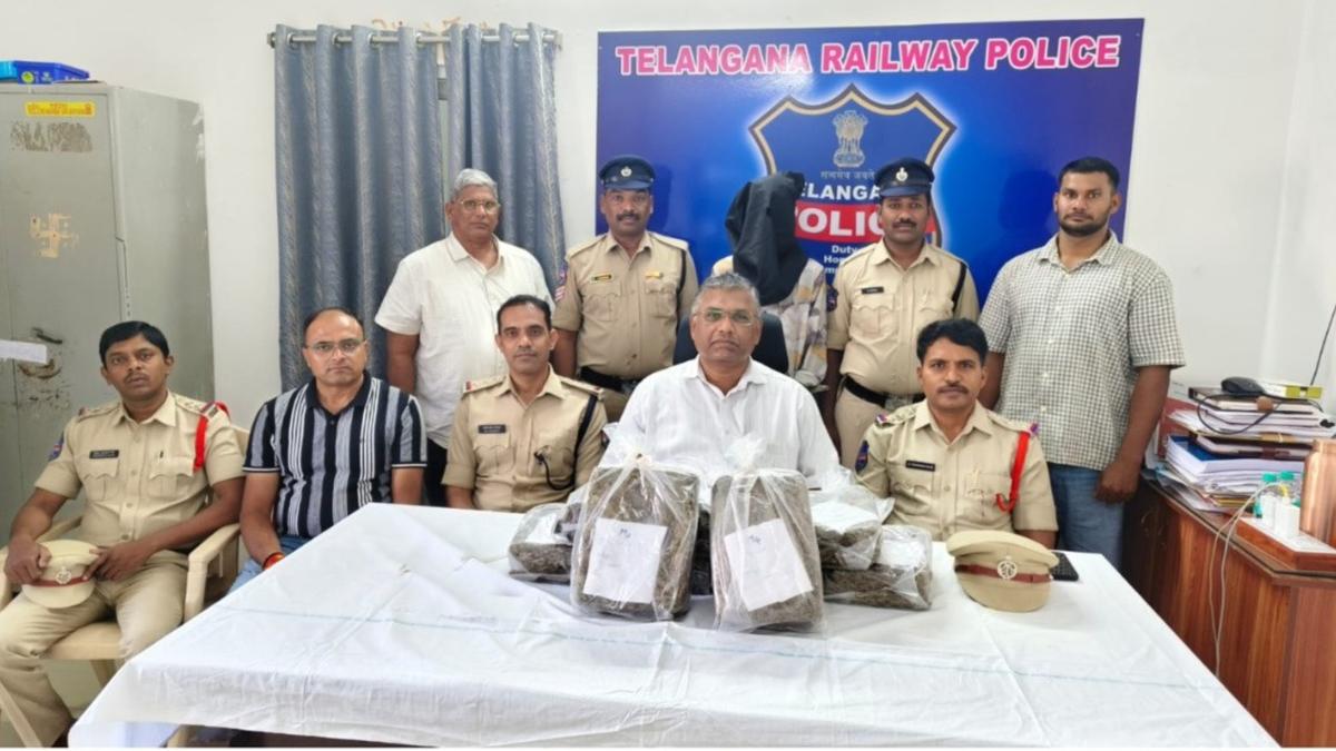 Two held with ganja worth ₹8.95 lakh at Secunderabad Railway Station