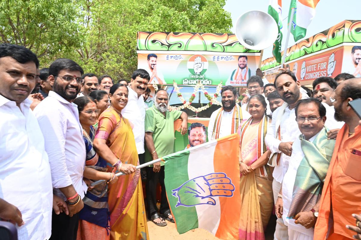 Minister Konda Surekha, TPCC working president T Jagga Reddy and Medak Parliament candidate Neelam Madhu at the party launch campaign. Minister Konda Surekha, TPCC working president T Jagga Reddy and Medak Parliament candidate Neelam Madhu at the party launch campaign.
