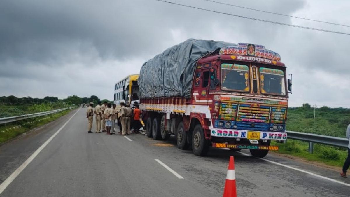 Bus rams lorry on NH, 18 injured