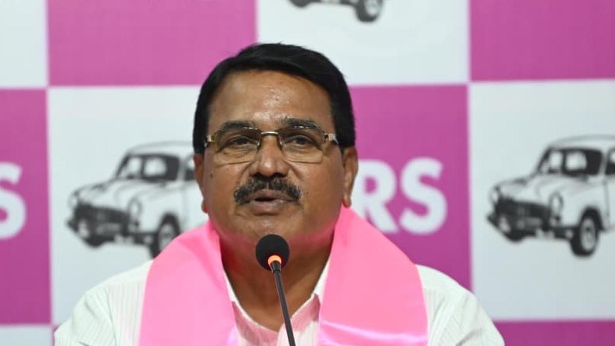 BRS flays State, Centre for urea crisis in Telangana