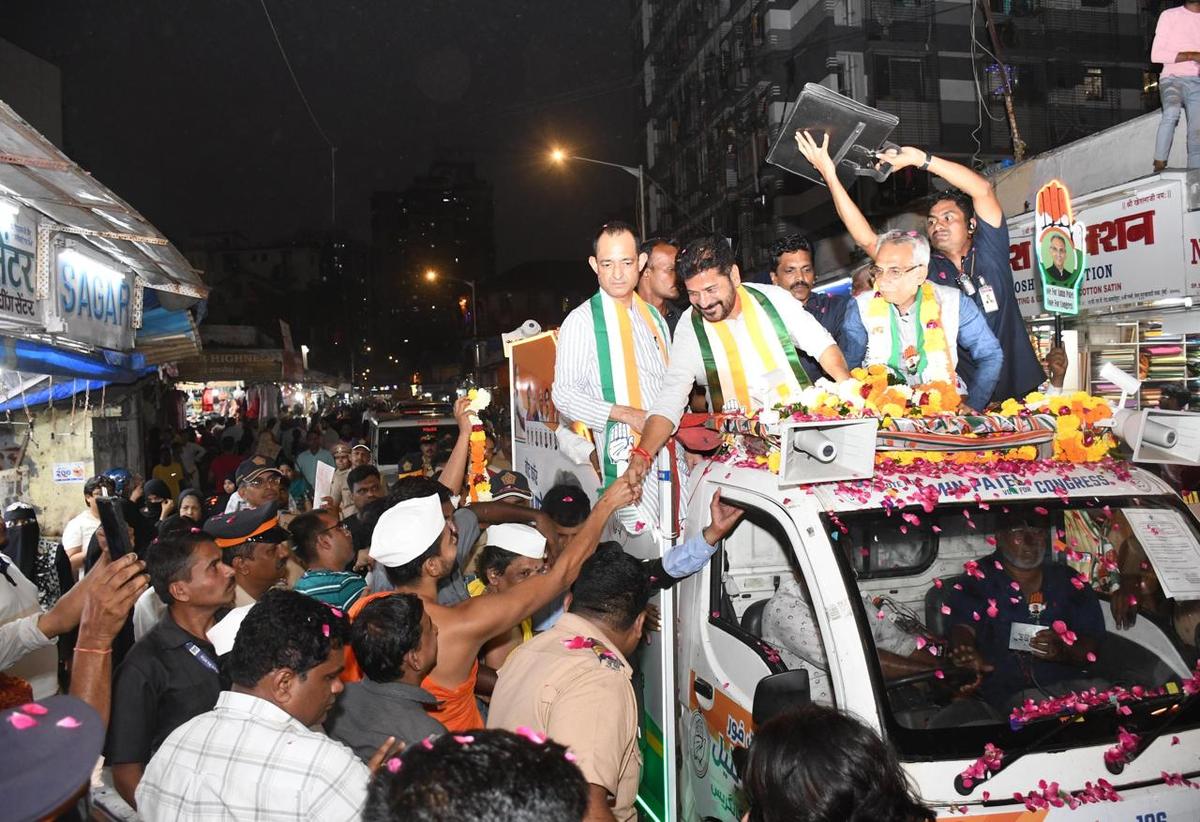 Chief Minister A Revanth Reddy campaigning in support of the Congress candidates in Mumbai on Saturday (November 9, 2024). 