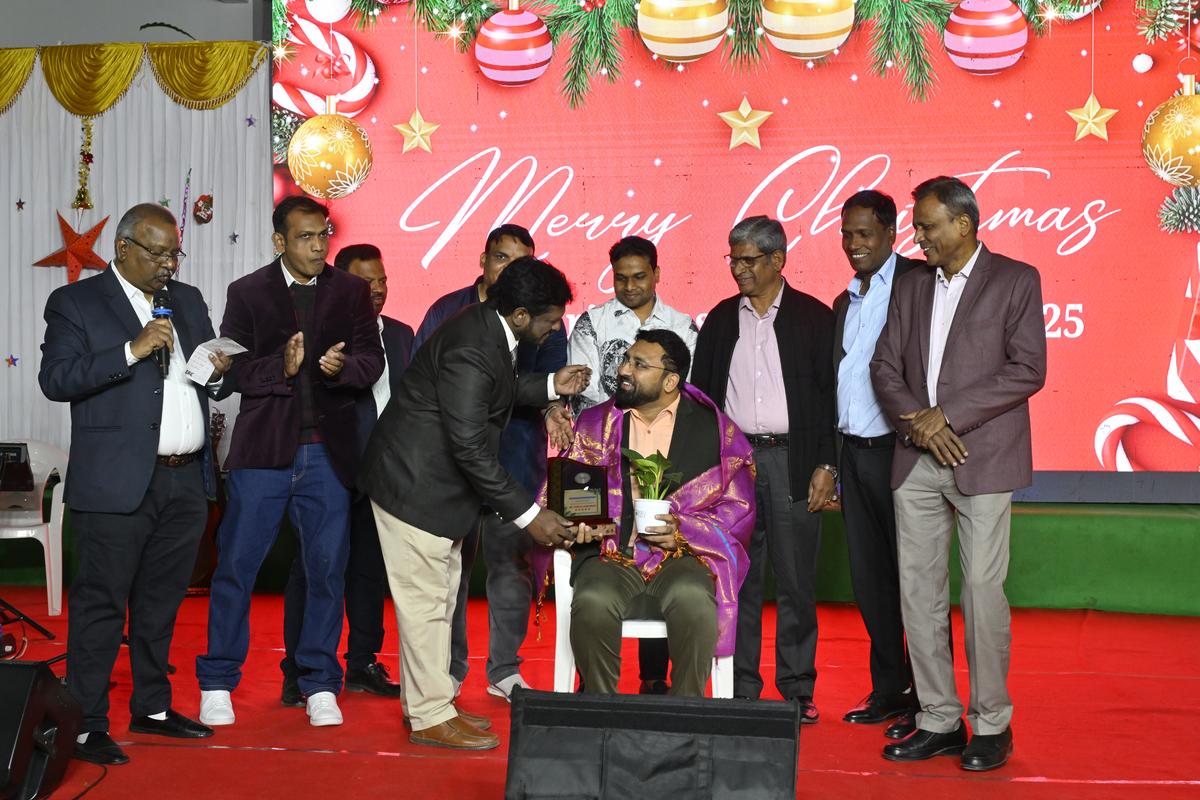 Rohit Kumar Cherukuri, an executive strategy and innovation advisor and twin Guinness World Record holder in World largest Cancer awareness programme, was felicitated at a semi-Christmas celebrations organised at a gated community in Old Alwal on Saturday