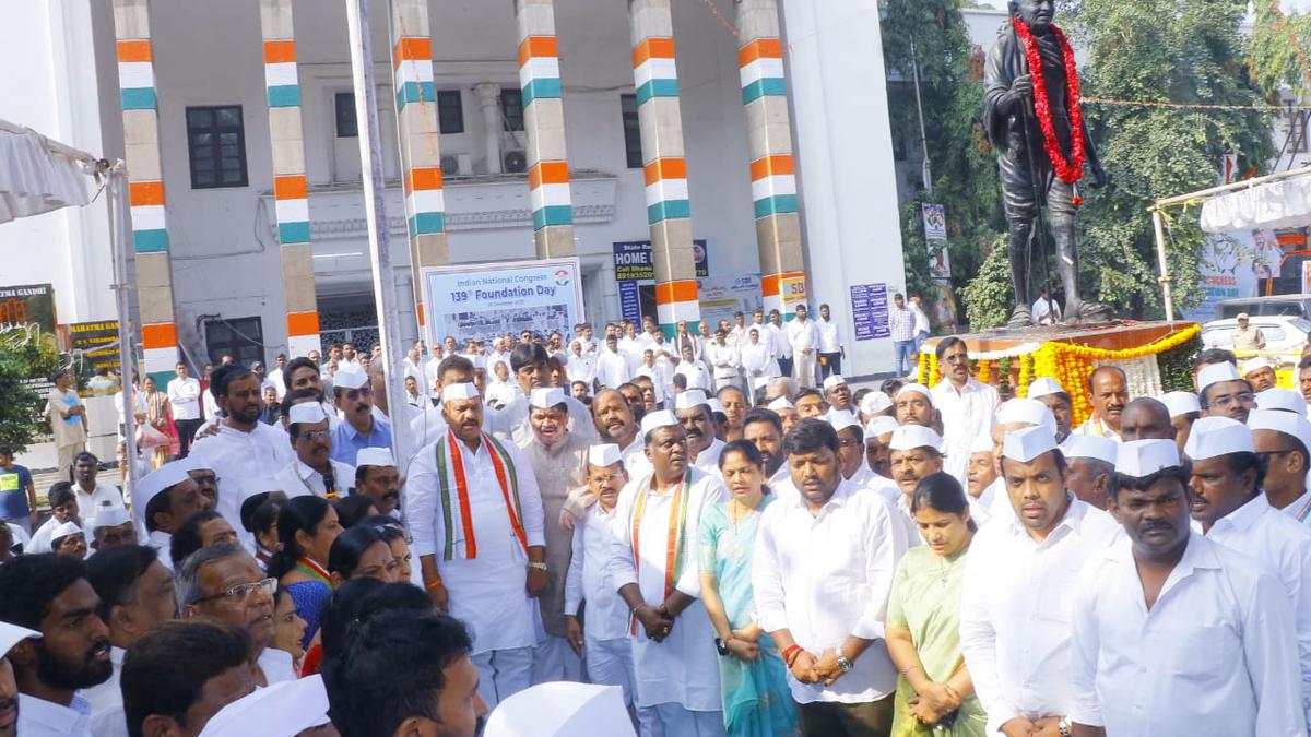 Telangana Congress holds party’s foundation day fete