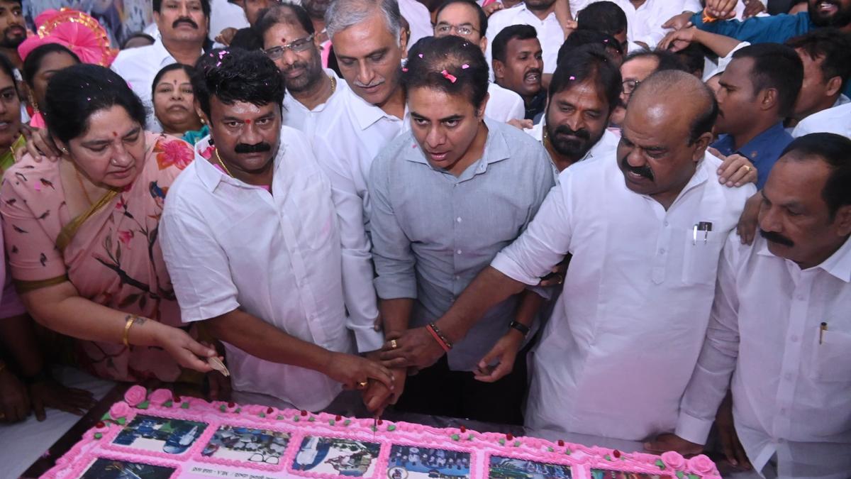 BRS celebrates KCR’s 71st birthday across Telangana, leaders greet him at Erravelli