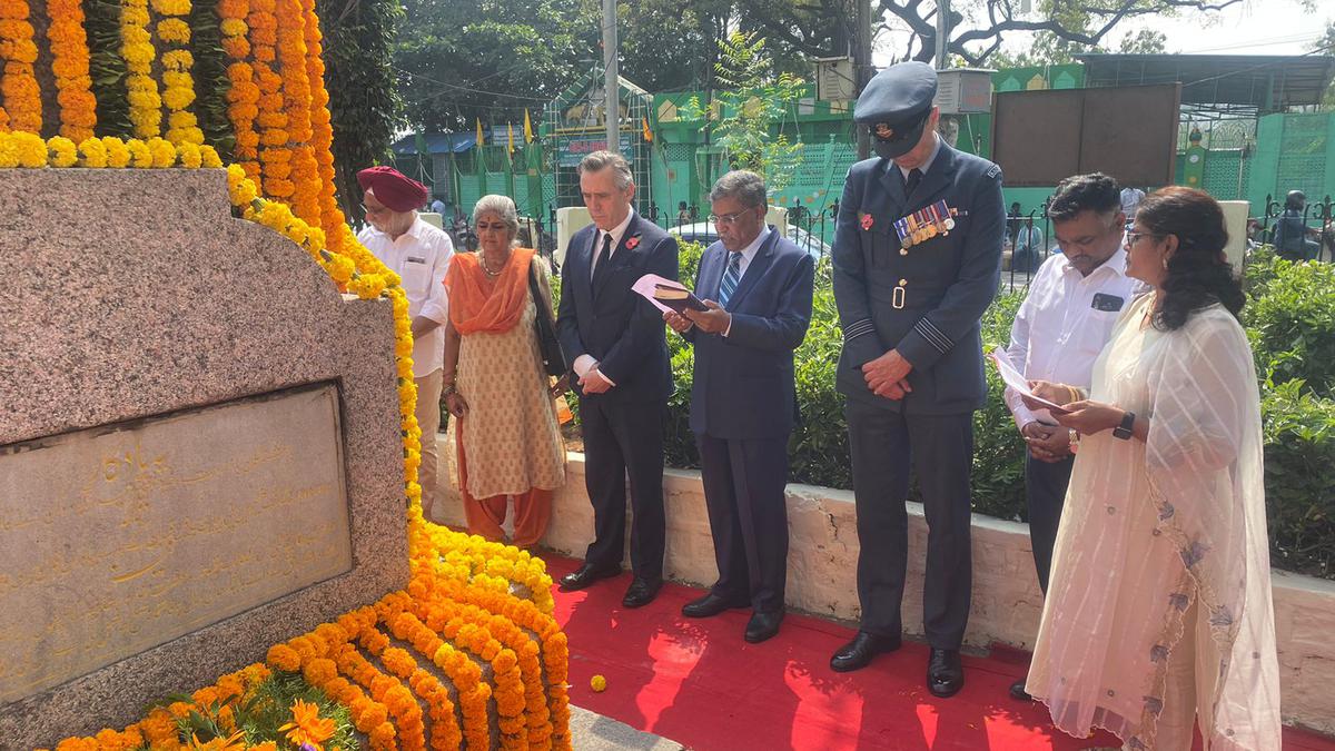 UK Deputy High Commissioner lays wreath at Remembrance Day service