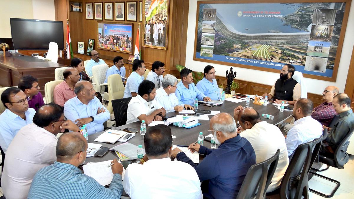 Uttam reviews State-wide water availability, wants optimal use for Kharif