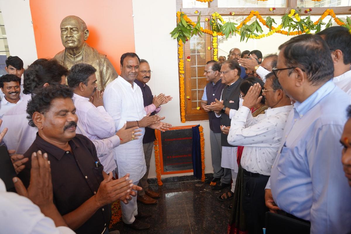 Chief Secretary A. Ramakrishna Rao unveiling the statue of P.V. Narasimha Rao, along with Munugodu MLA Komatireddy Rajagopal Reddy, at the Founding Day celebrations of the Telangana Residential School, Sarvail in Yadadri district on Sunday. Chief Secretary A. Ramakrishna Rao unveiling the statue of P.V. Narasimha Rao, along with Munugodu MLA Komatireddy Rajagopal Reddy, at the Founding Day celebrations of the Telangana Residential School, Sarvail in Yadadri district on Sunday.