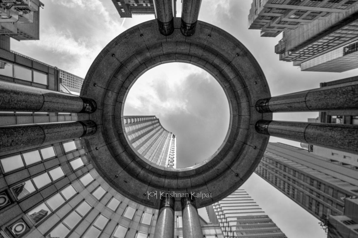 ’Eye in the sky’ - An arch in New York city ’Eye in the sky’ - An arch in New York city