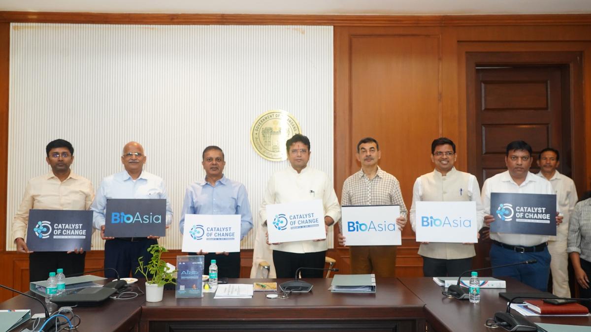 Start work to acquire land for mini industrial parks for women SHG members, Sridhar Babu