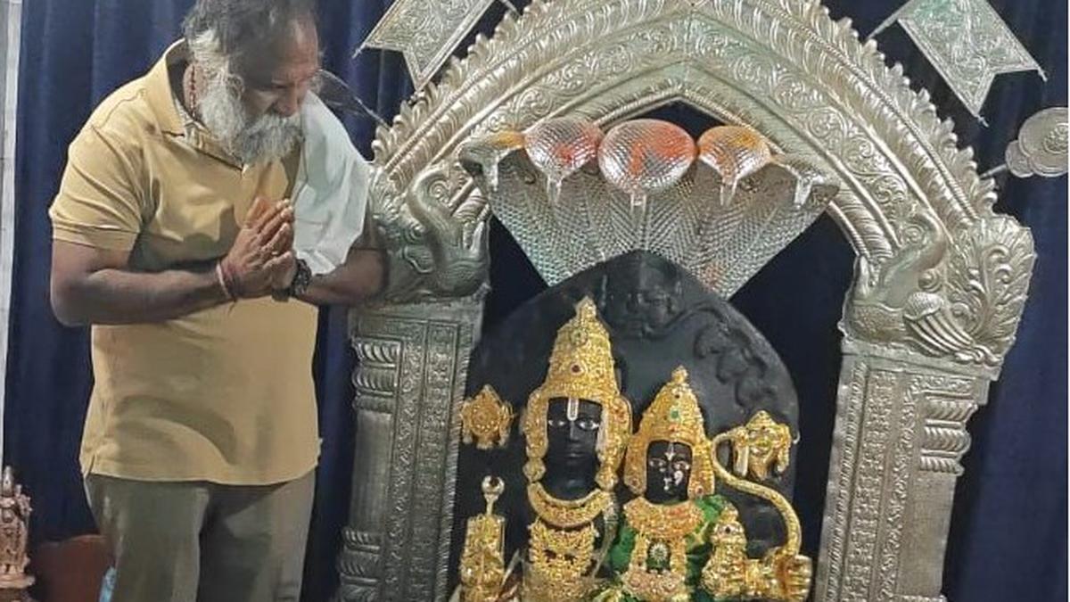 Jagga Reddy donates ₹2.5 crore worth gold and silver ornaments to Sri Rama Temple