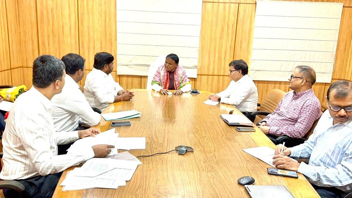 Telangana Dy. CM M. Bhatti Vikramarka explaining the need for early transfer of land to Naini coal block in Bhubaneswar on Friday.