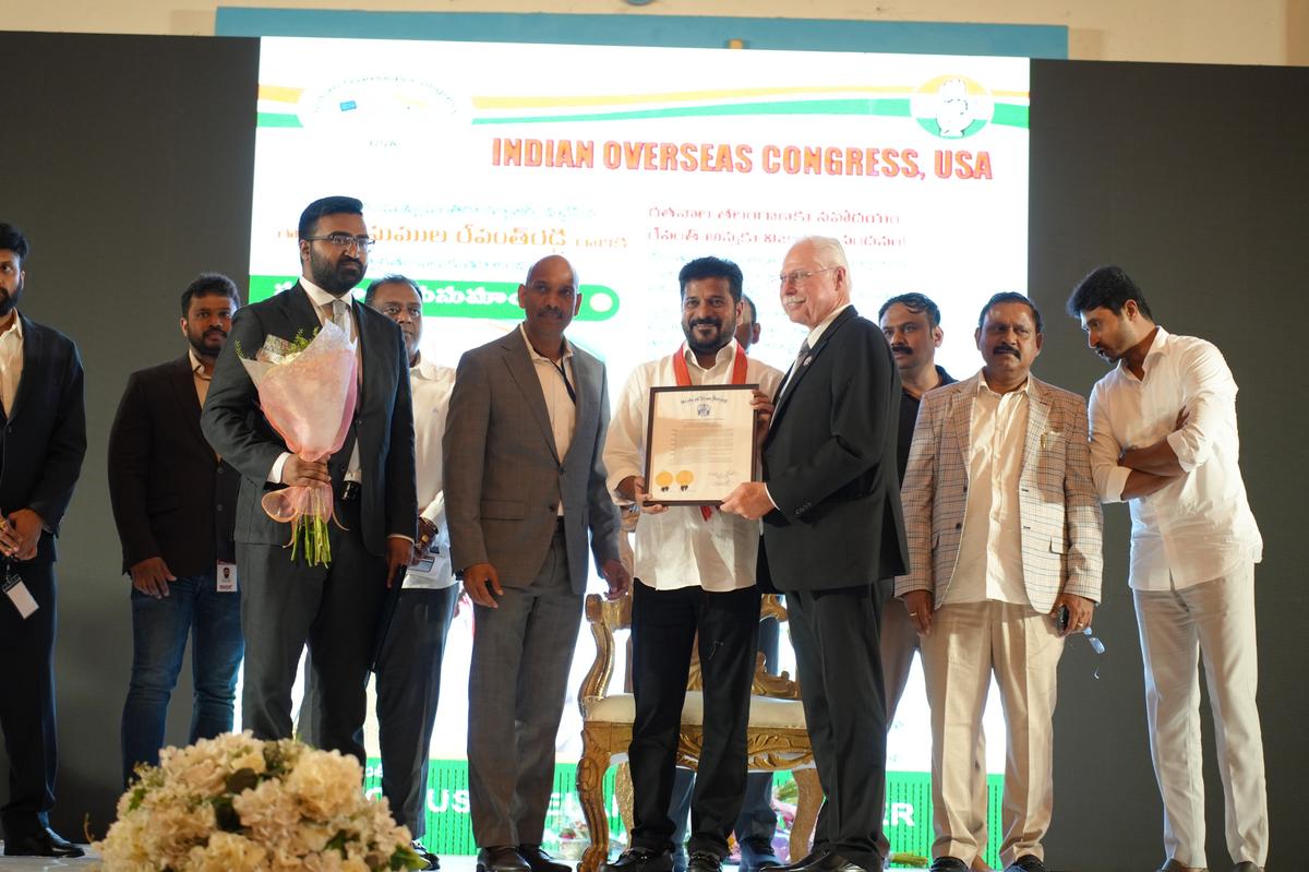 Chief Minister A Revanth Reddy along with the members of the Indian Overseas Congress at a programme in New Jersey, USA organised in his honour on August 4., 2024.