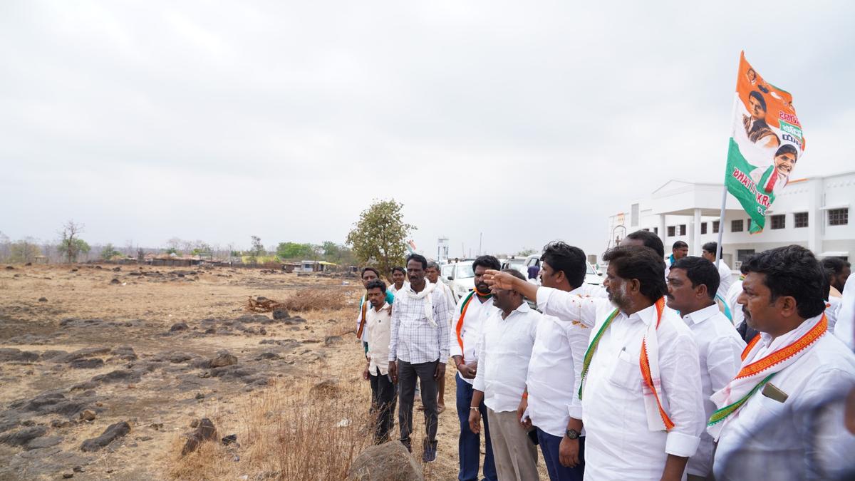 People pour out their woes during Bhatti’s padayatra