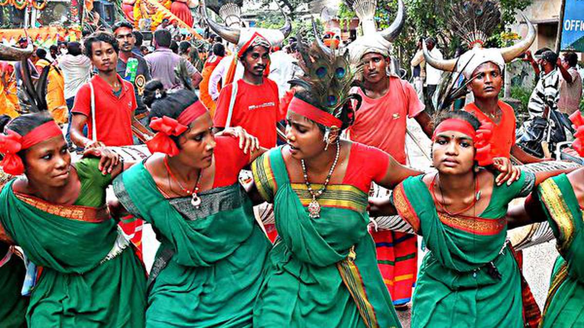 Spiritual ecstasy marks nimajjanam - The Hindu