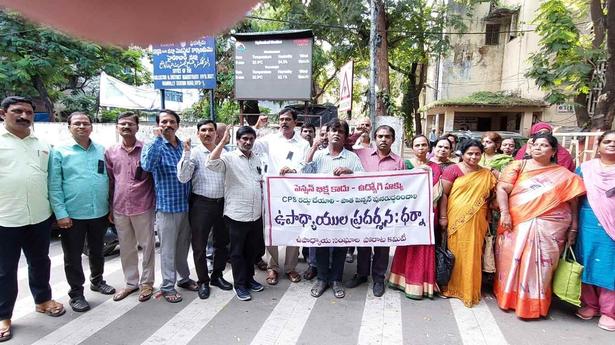 Scrap CPS, teachers and employees demand