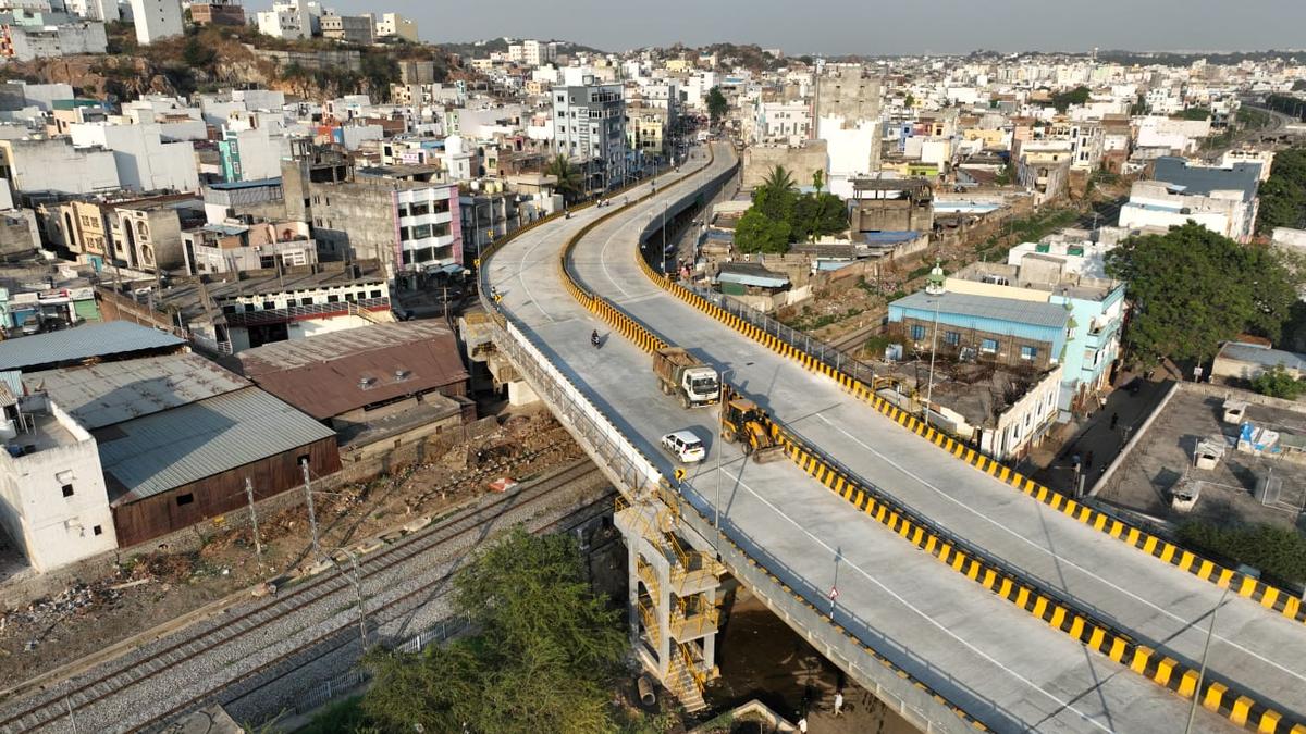 Minister inaugurates Shashtripuram Road Over Bridge