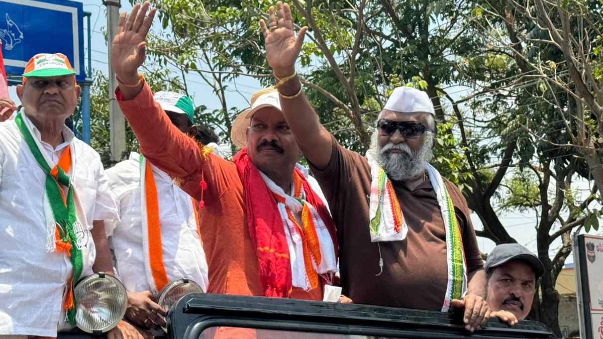 Jagga Reddy seeks majority in KCR’s Gajwel for Congress and promises better package for Mallannasagar oustees  