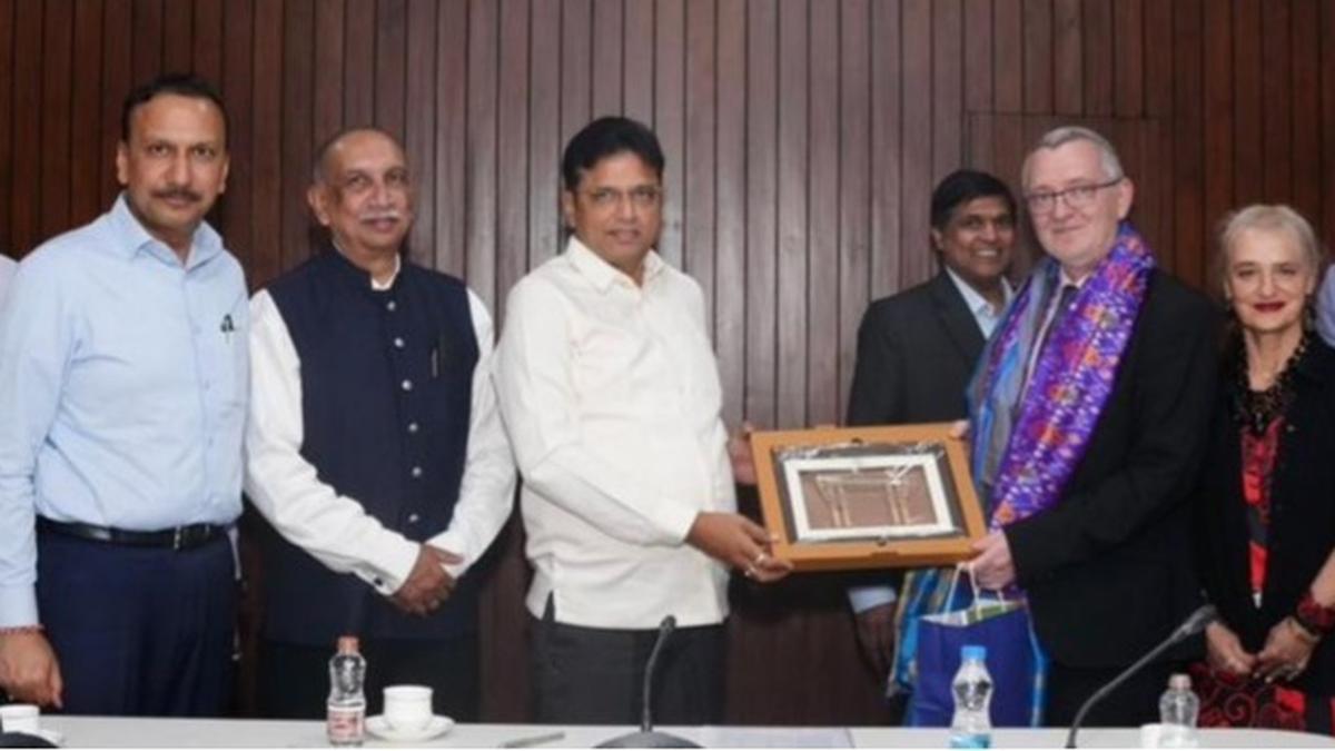 IT Minister pitches for investments from Slovenia