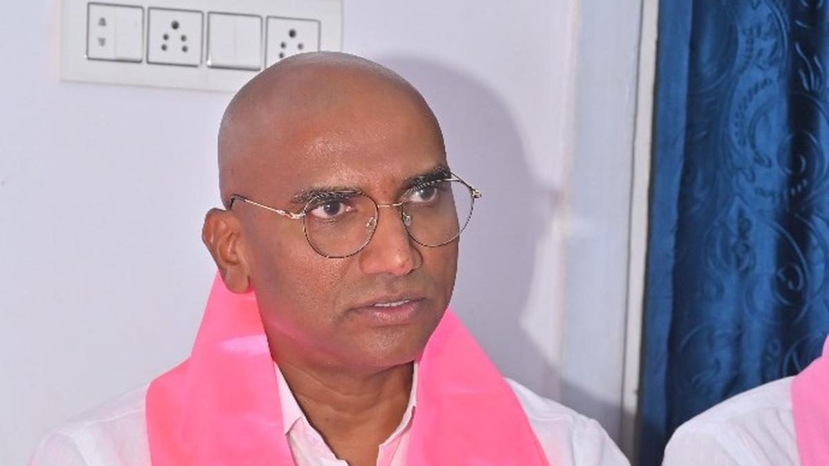 BRS general secretary Praveen Kumar flays TG police for failing to unearth drugs racket