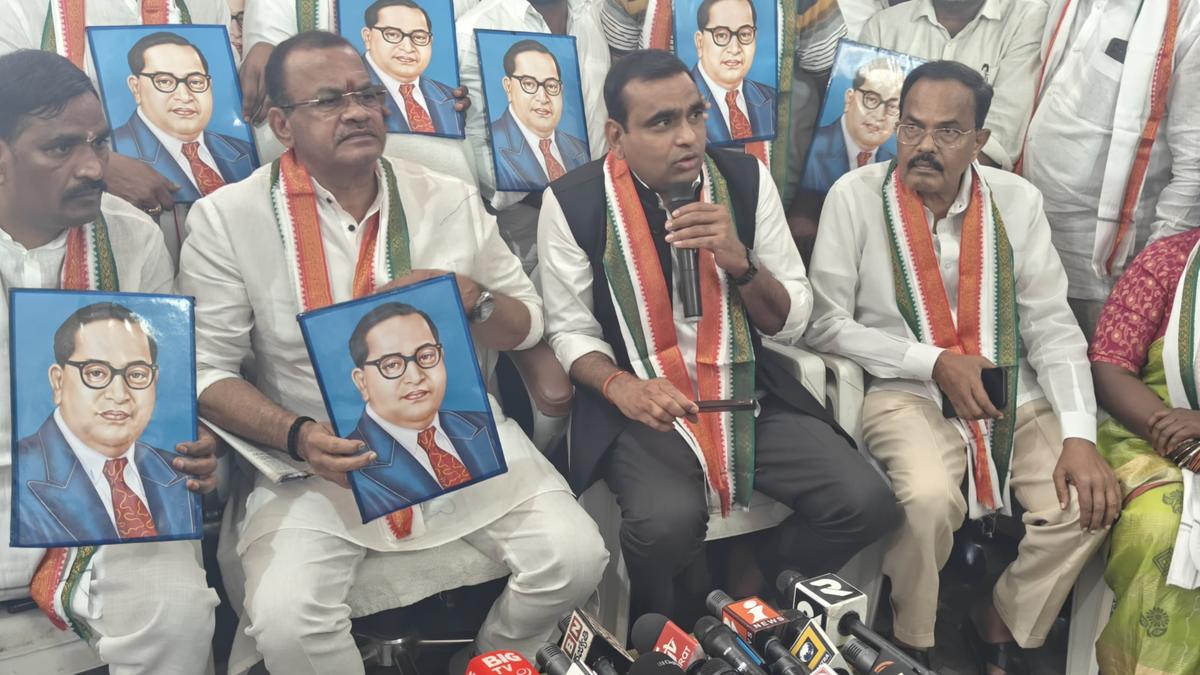 Minister Komatireddy, MP Chamala and other Cong. leaders slam Amit Shah for comments on Ambedkar