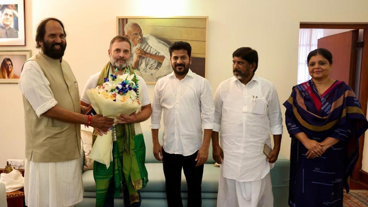 Telangana CM and Ministers meet Rahul Gandhi