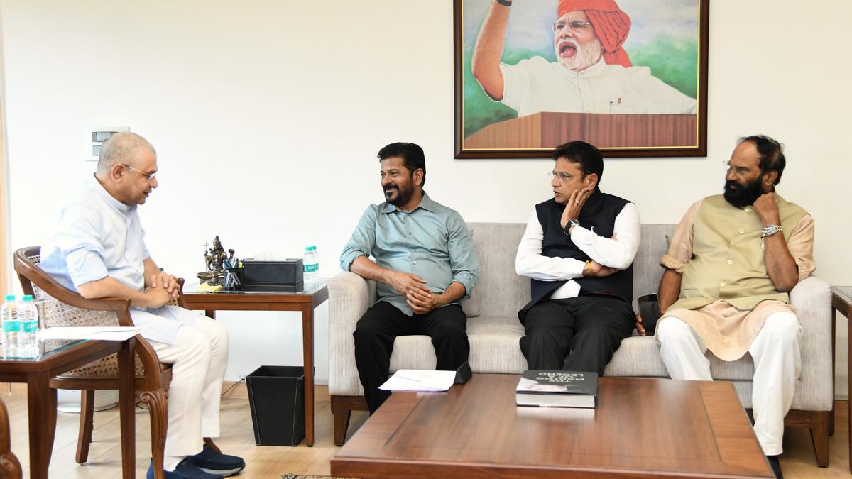 Revanth meets Railway Minister, seeks nod to Regional Ring Rail project for Hyderabad