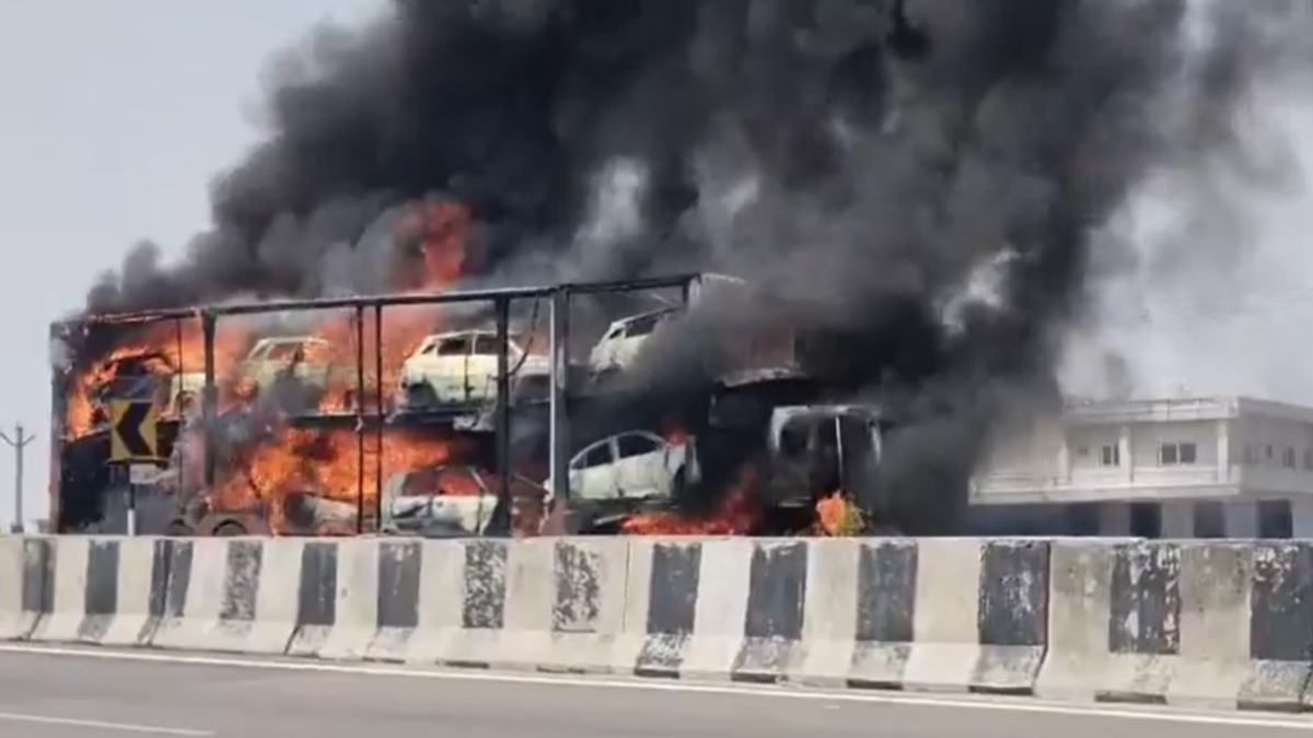 Eight cars gutted after carrier truck catches fire on NH-44 in Medak