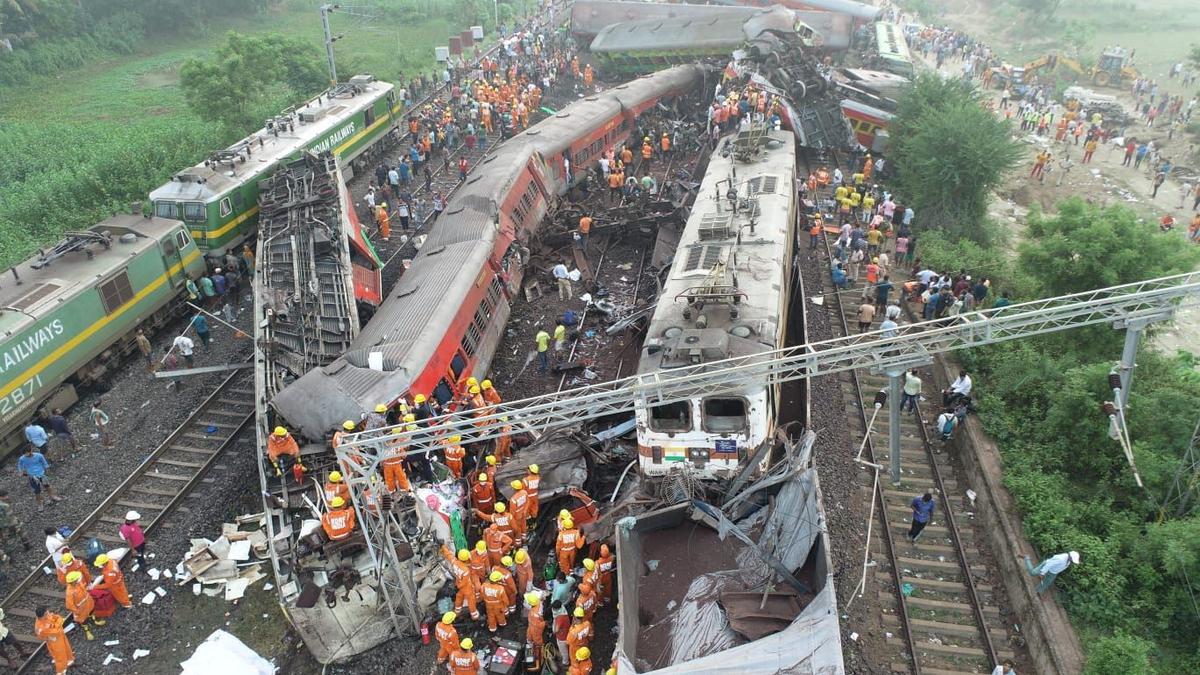 Odisha train accident live updates | Main focus on rescue and relief operations, says Railway Minister Ashwini Vaishnaw as death toll rises to 238