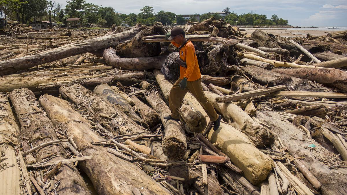 Over 1,200 dead from floods in Indonesia, Sri Lanka, Thailand as rescue efforts intensify