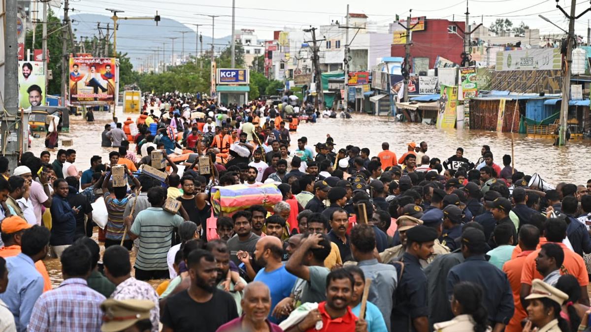 Floods in Andhra Pradesh, Telangana leave thousands homeless