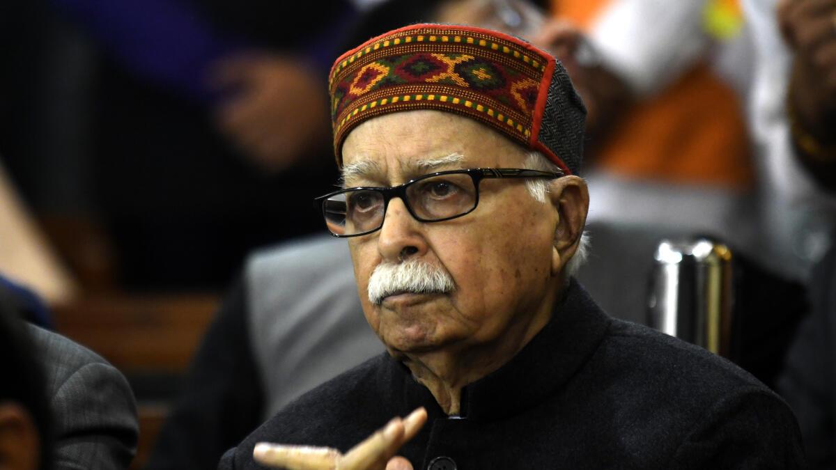Bharat Ratna for Advani | PM Modi leads in congratulating senior BJP leader