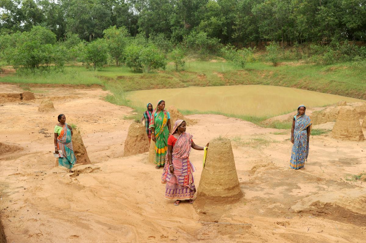 Wage payments under MGNREGS now only through Aadhaar-based system