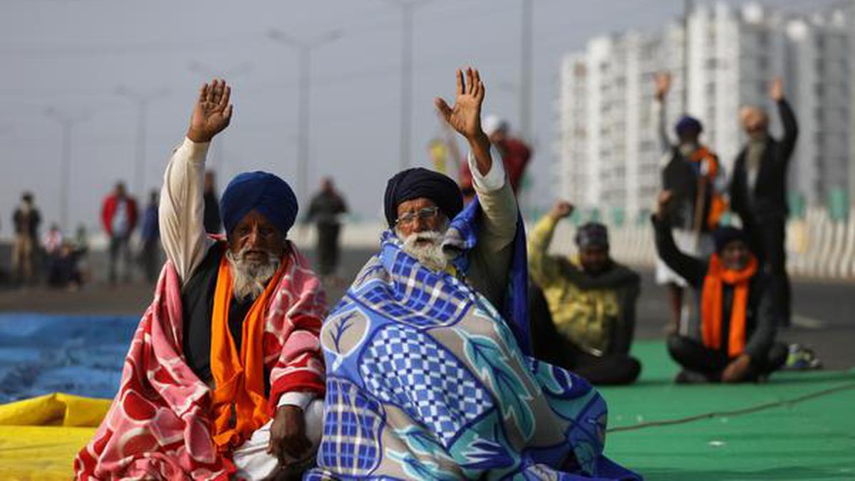 Farmers’ protest | Thousands stay put at border points, traffic disrupted on Delhi’s key routes