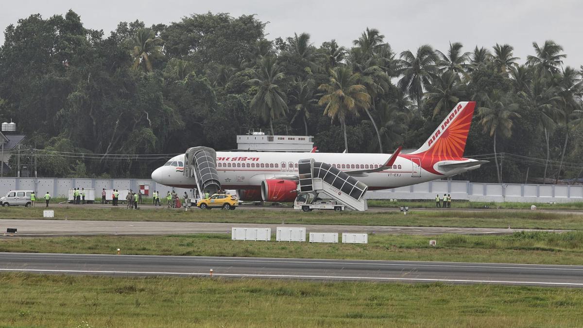 Air India flight Mumbai-Thiruvananthapuram has to make emergency landing after bomb alert