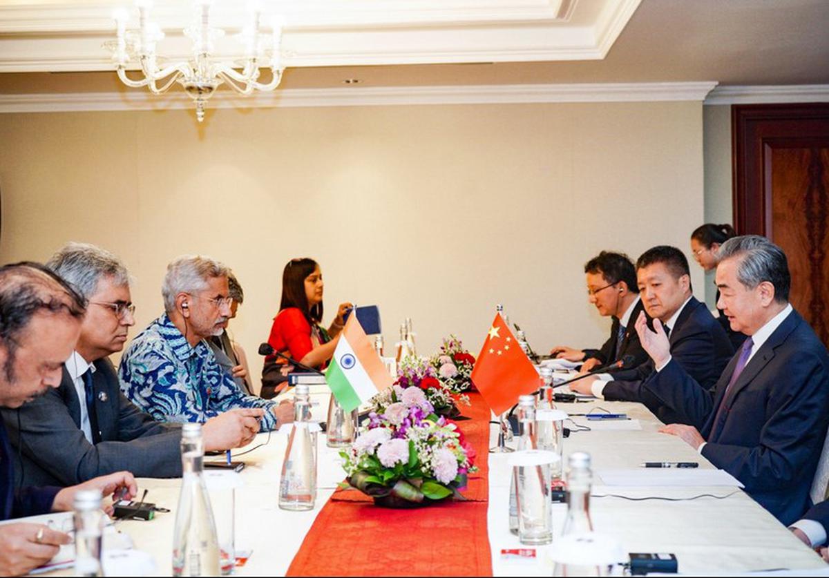 Jaishankar mengangkat ‘masalah luar biasa’ dengan LAC dengan diplomat top China Wang Yi