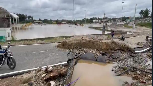 Bengaluru rains: Heavy downpour leads to waterlogging on roads