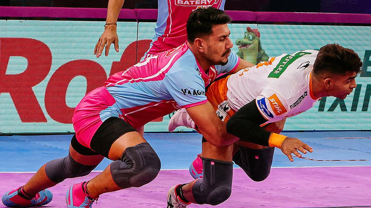 Jaipur Pink Panthers vs Puneri Paltan | Deshwal's 16-point performance allows Pink Panthers to bounce back against Paltan