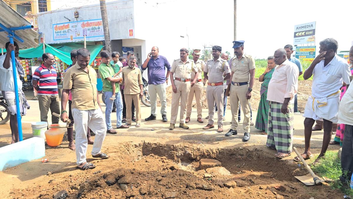 Villagers oppose new mobile tower