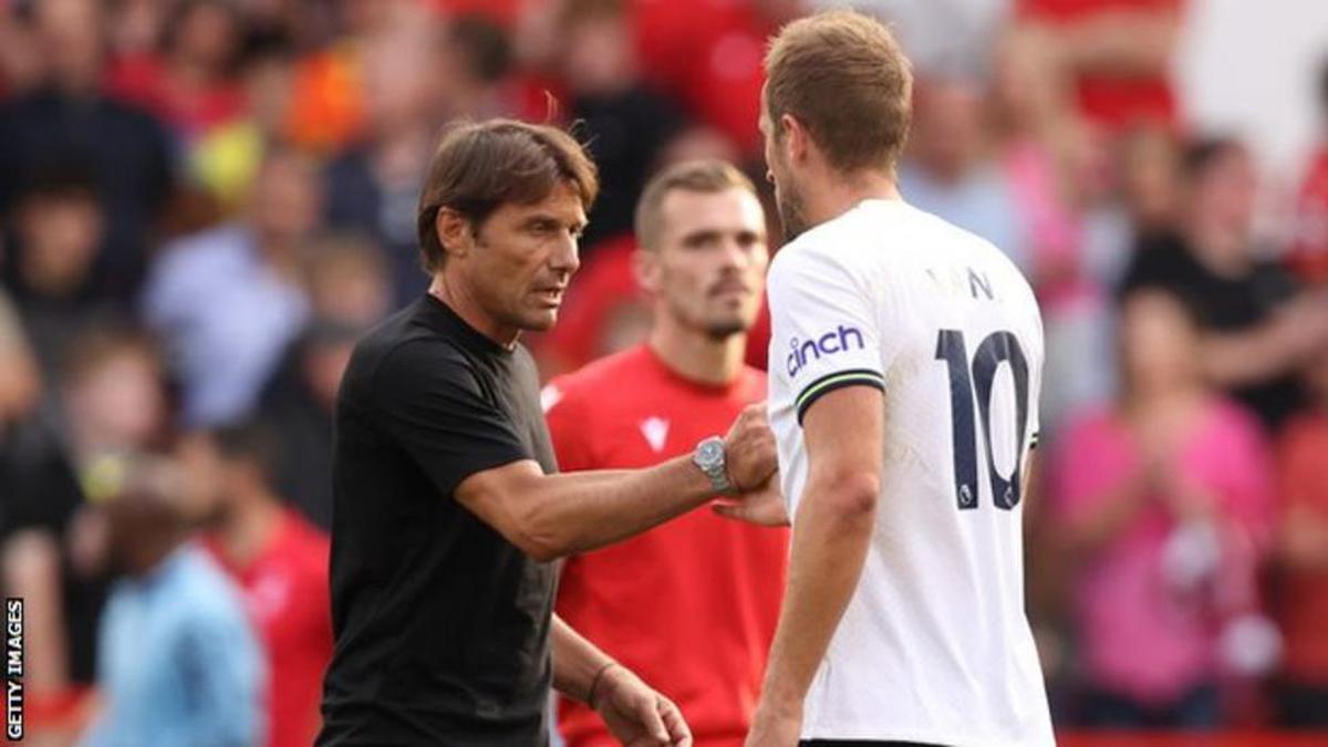 Antonio Conte (left) says captain Harry Kane is an “important” player for Tottenham. 