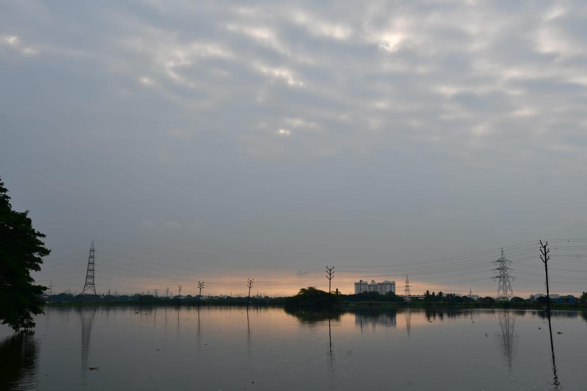 Rain clouds loom over Coimbatore city on Wednesday. The Northeast monsoon set over Tamil Nadu on October 29. The Regional Metereological Centre on November 1 forecast rain at isolated places over Coimbatore on Wednesday.