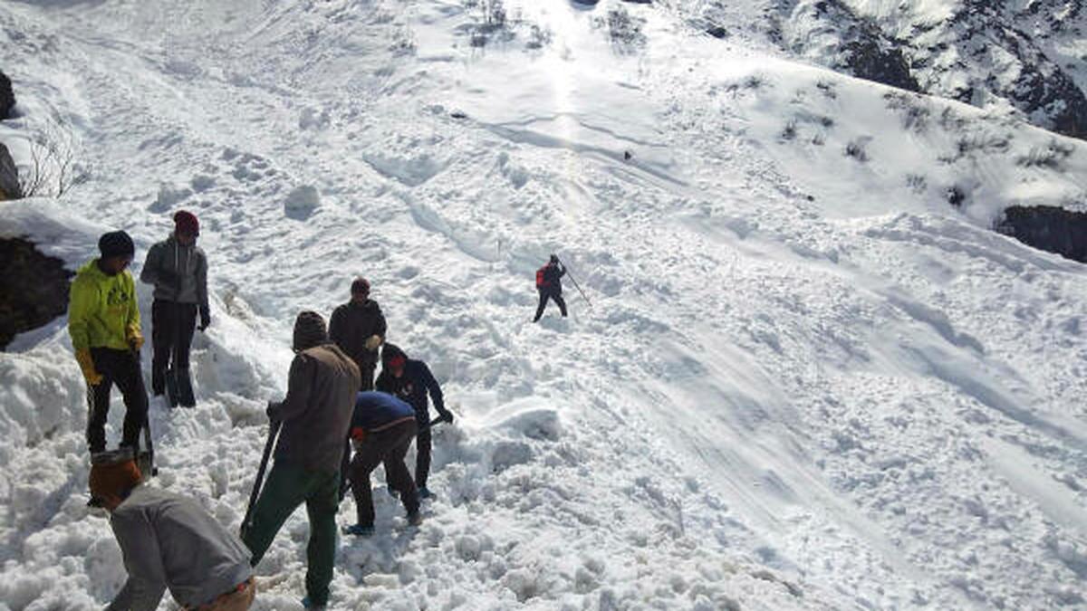 Fresh spell of snowfall, rain brings down mercury in Himachal; Keylong coldest at 0.9 degrees