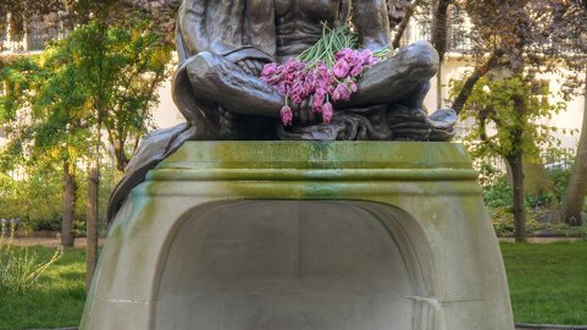 https://th-i.thgim.com/public/news/national/xlw4c4/article70111719.ece/alternates/LANDSCAPE_1200/Mahatma%20Gandhi.jpg