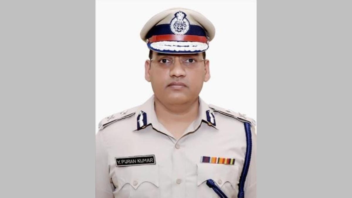 https://th-i.thgim.com/public/news/national/xxq58q/article70135248.ece/alternates/LANDSCAPE_1200/Haryana%20Police.jpg