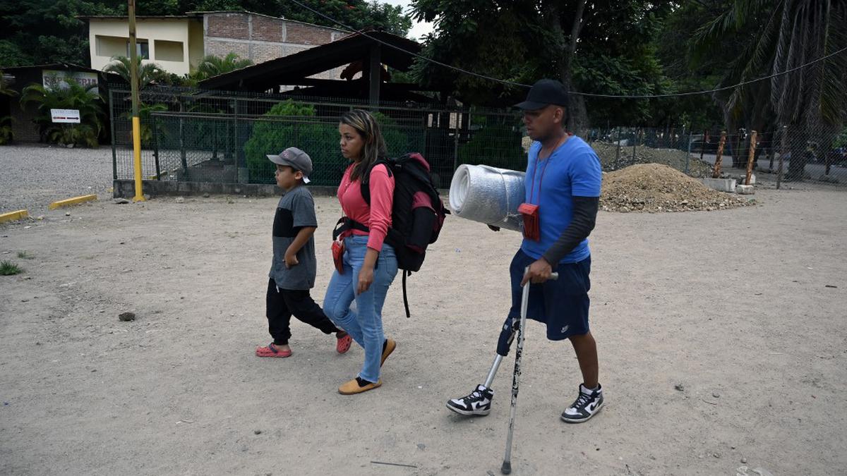 Venezuelan migrant with a prosthetic leg defies odds in 4,000-km trek to U.S.
