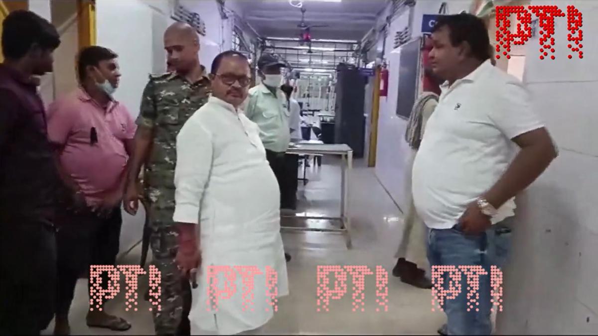 ‘It’s my style’, says JD(U) MLA caught on camera moving in Bhagalpur hospital with revolver in hand