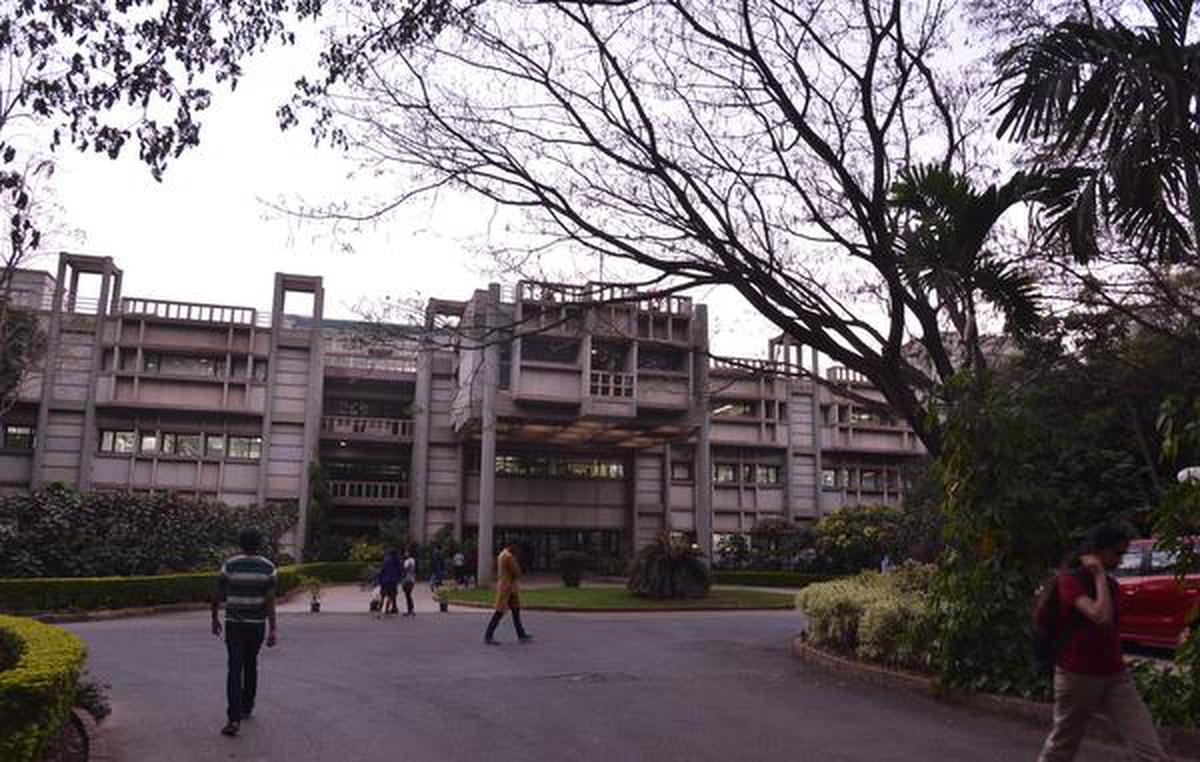 В кампусе Национального центра биологических наук (NCBS) в Бангалоре разместится Центр изучения мозга и разума Рохини Нилекани. 