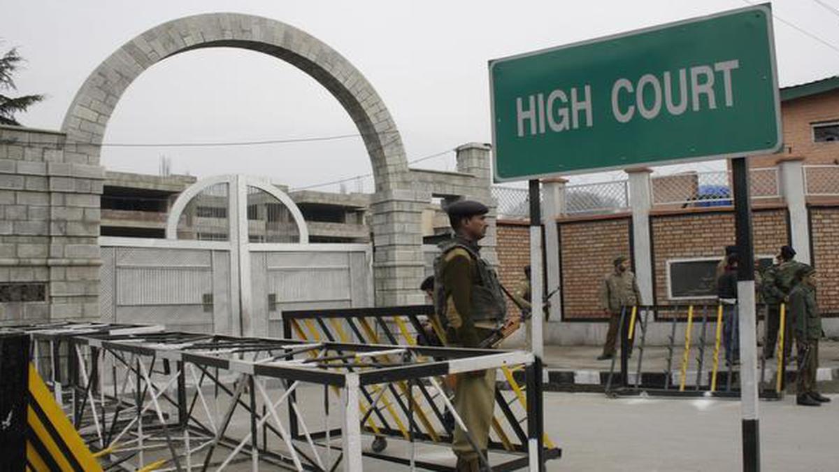 J&K HC asks Bar leader to shun ideology and move govt. for release