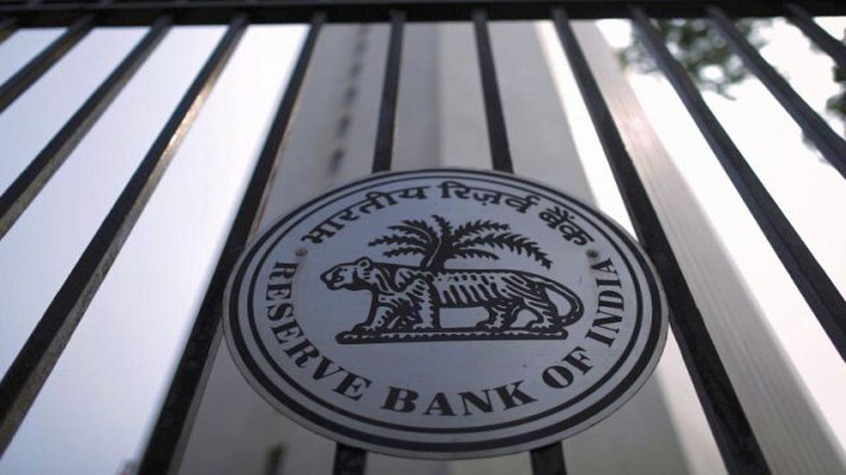 ‘RBI to hold rates till it clearly sights Fed heading to cut’